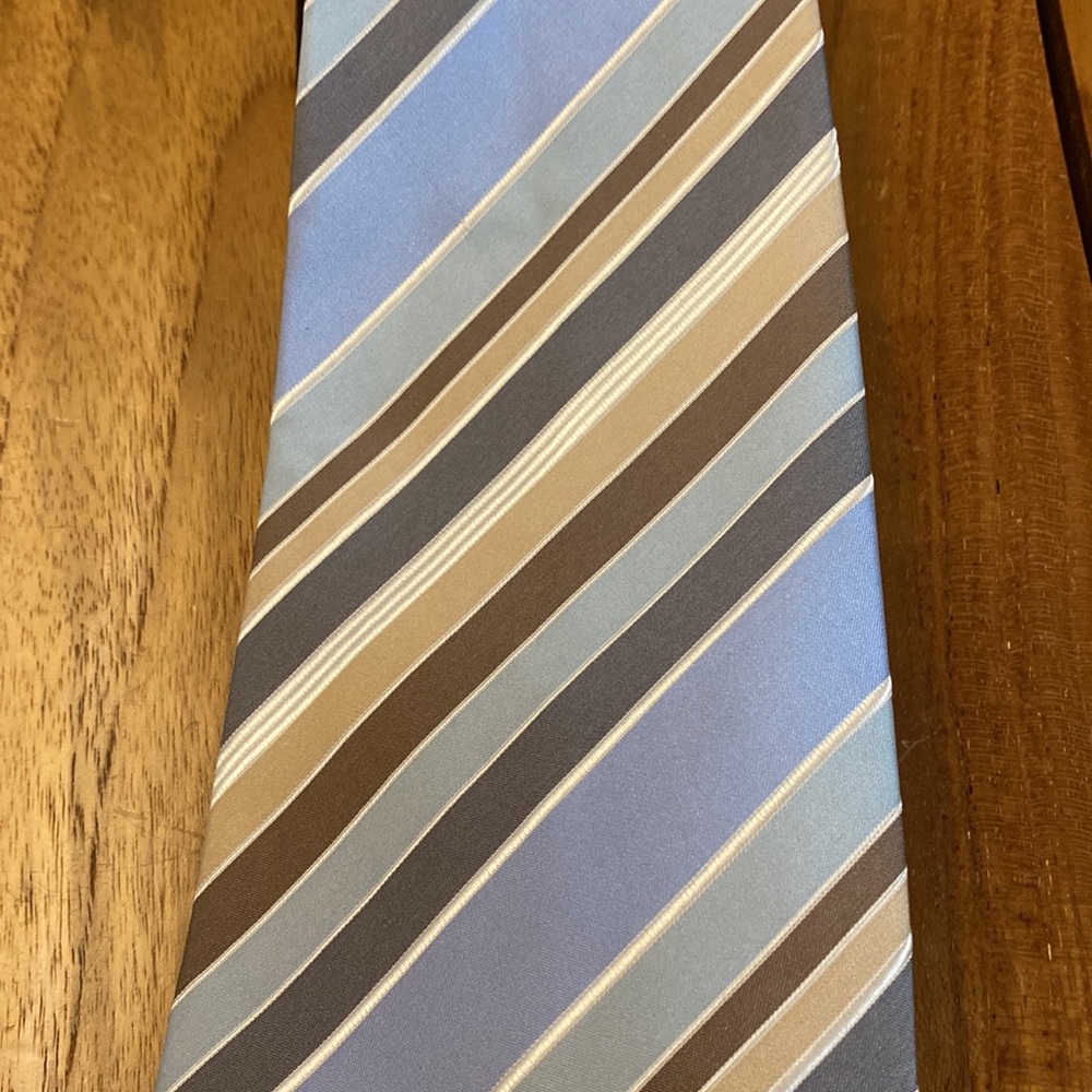 Studio Tie - Picture 4 of 6